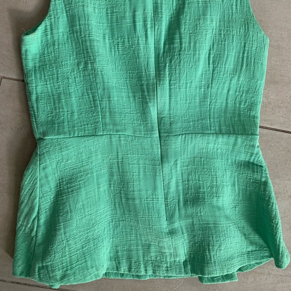 Banana Republic Green Peplum Top - Picture 4 of 12